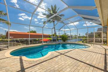 Private saltwater pool vacation rental in Cape Coral, Florida