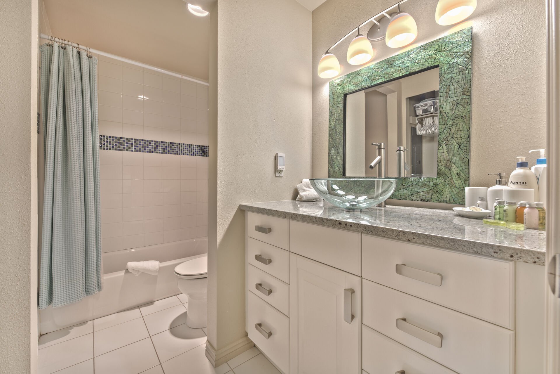 Full Bath with Granite Countertops and Tub/Shower