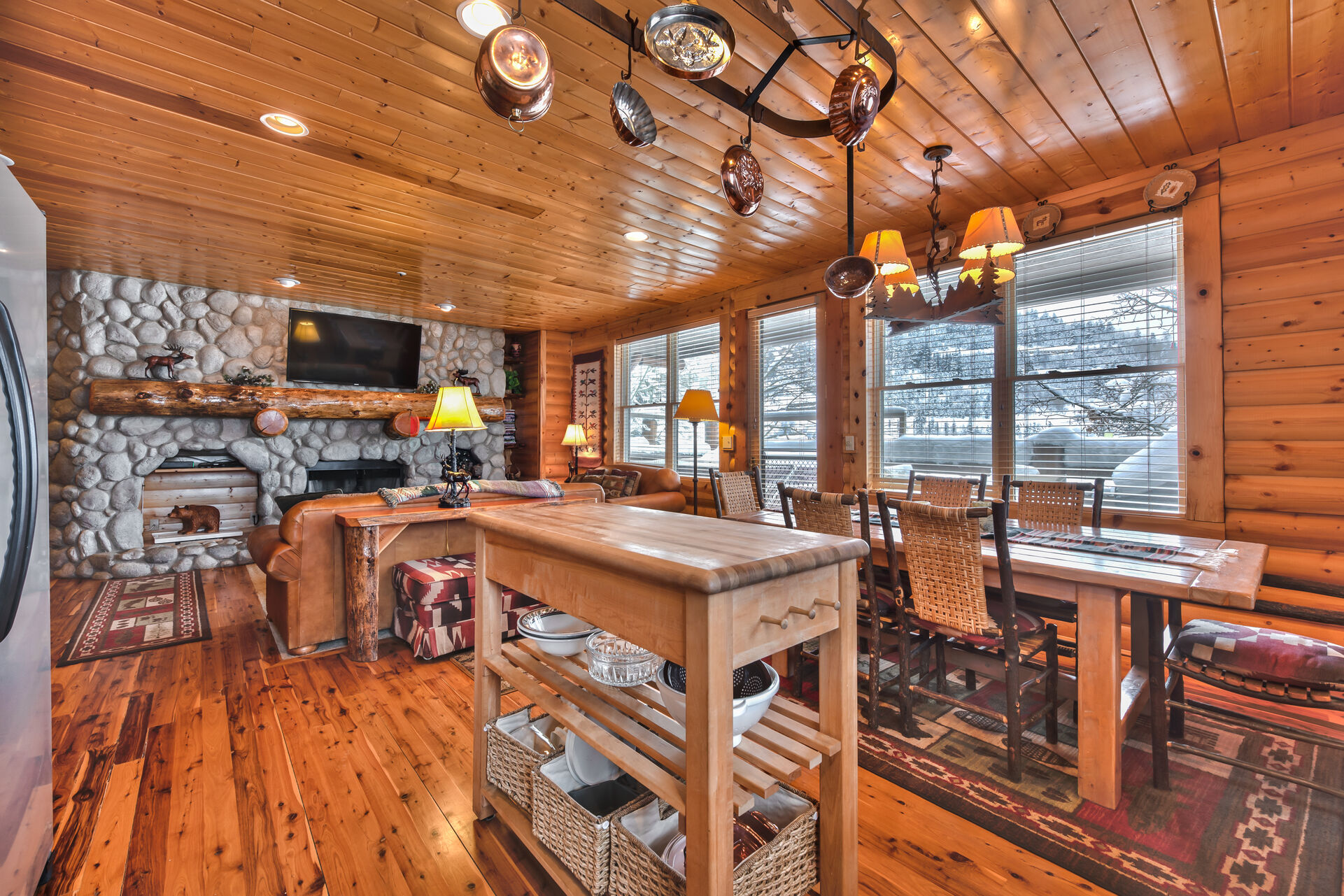 Fully Equipped Kitchen with Butcher-Block Island, Dining Area with Seating for 6, Private Deck with BBQ, Patio Seating and Hot Tub