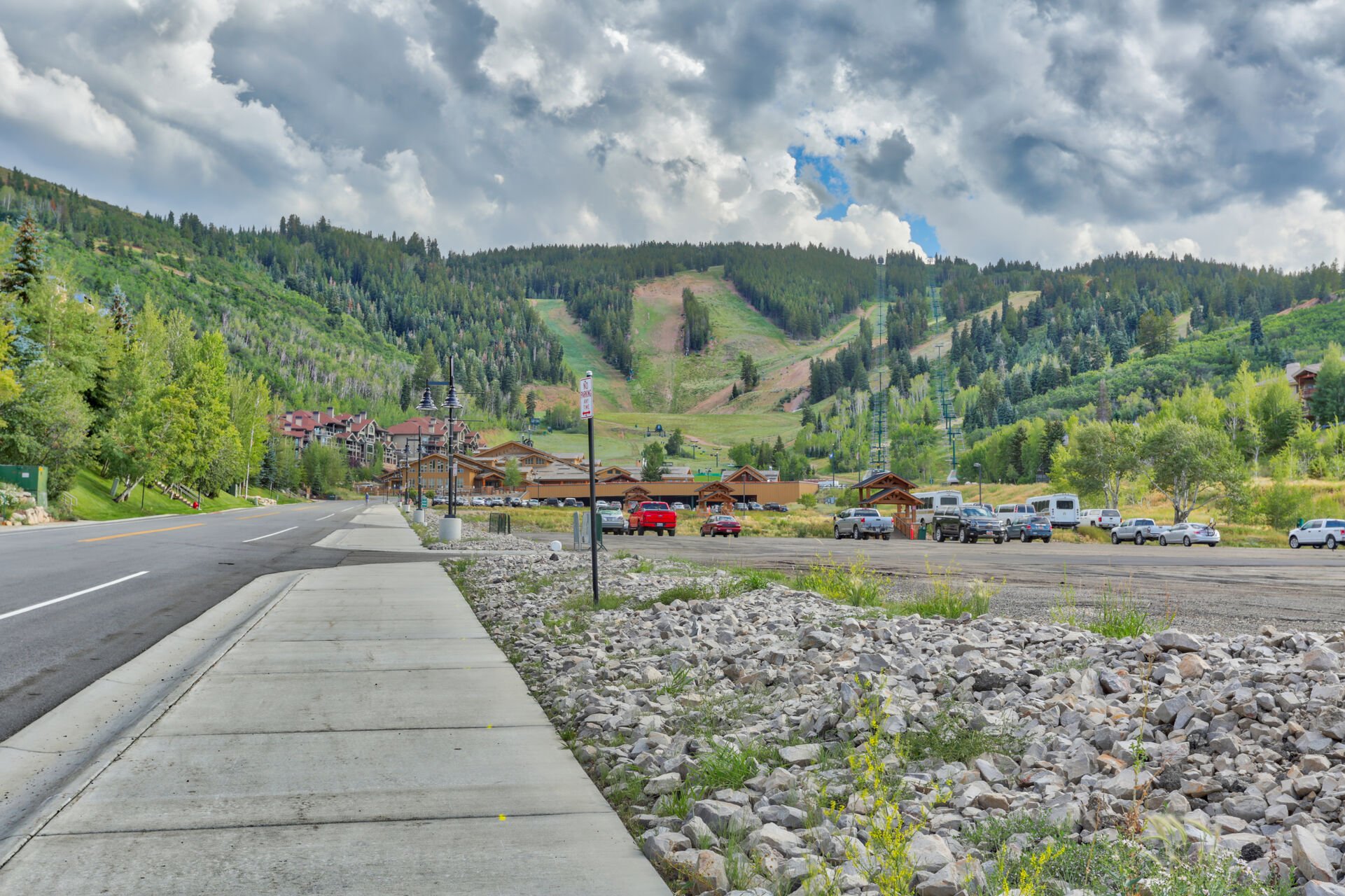 Short Walk to Deer Valley Resort Snow Park Lodge, Chair Lifts and Ski Runs, Amphitheater for Summer Concerts and St. Regis