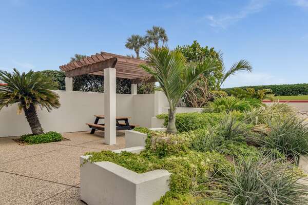 Award-winning Casa del Mar features 2 pools- 1 heated, beautiful landscaping & close beach access!