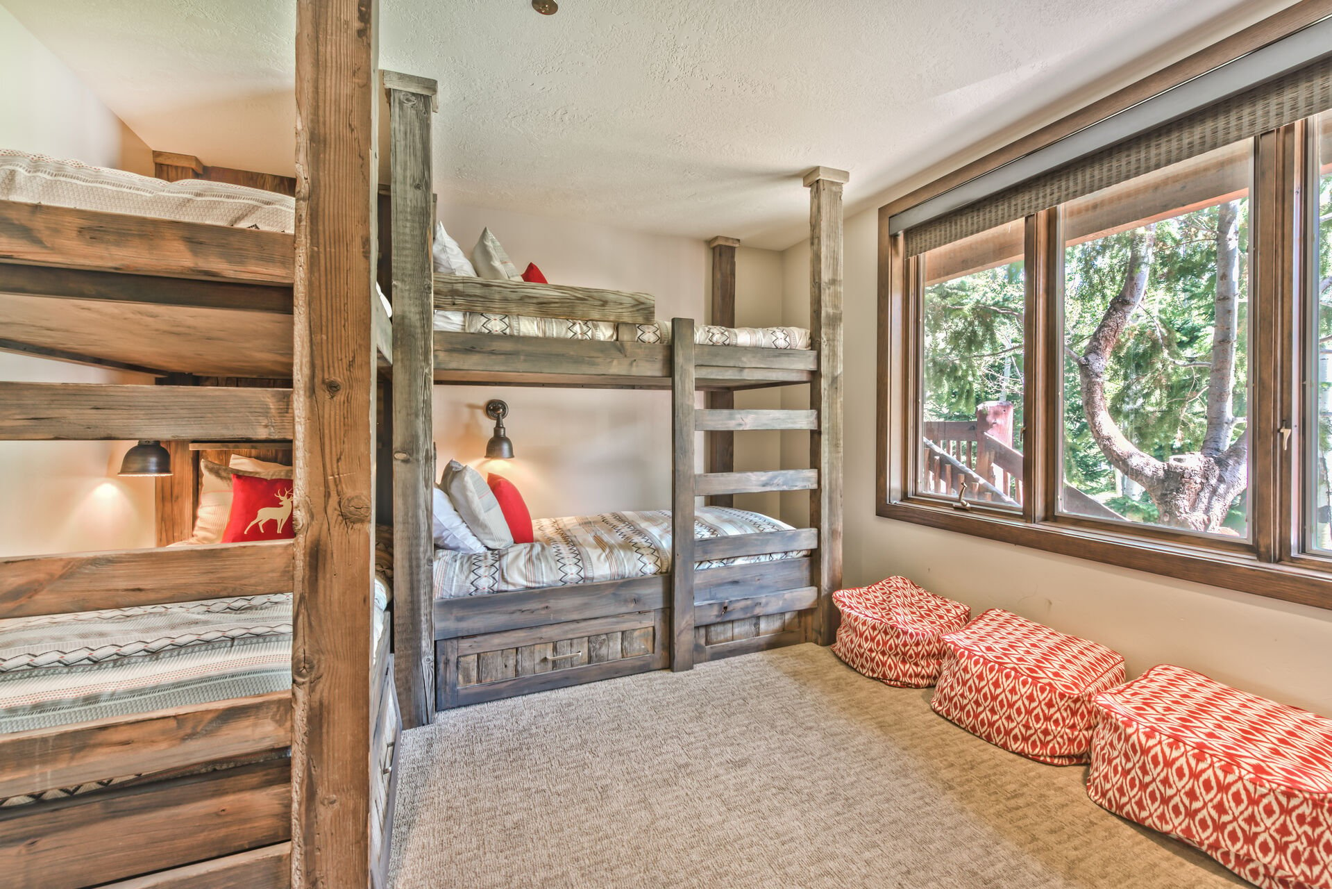 Mid-Level Bunk Room with 2 Twin/Twin Bunk Beds and a Full Private Bath