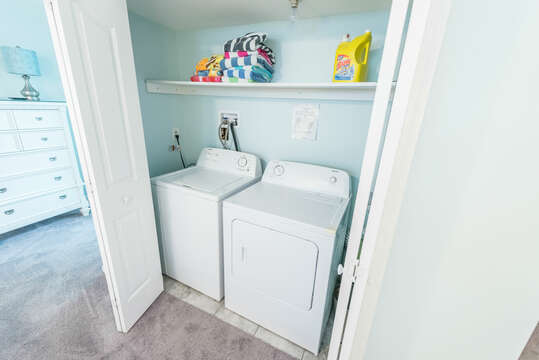 Washer and dryer in the master bedroom (note: the carpet has been removed!)