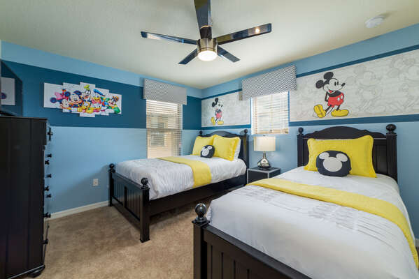 The kids will love coming home to their favorite characters in this twin/twin bedroom