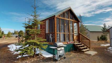 This cute cabin is perfect for a couples getaway or a small family.