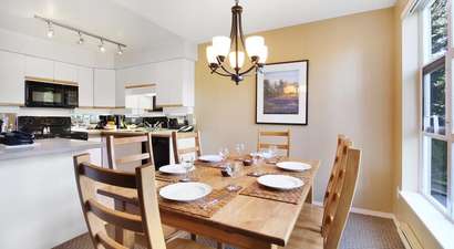 Charming Dining Area that Seats 8 Comfortably