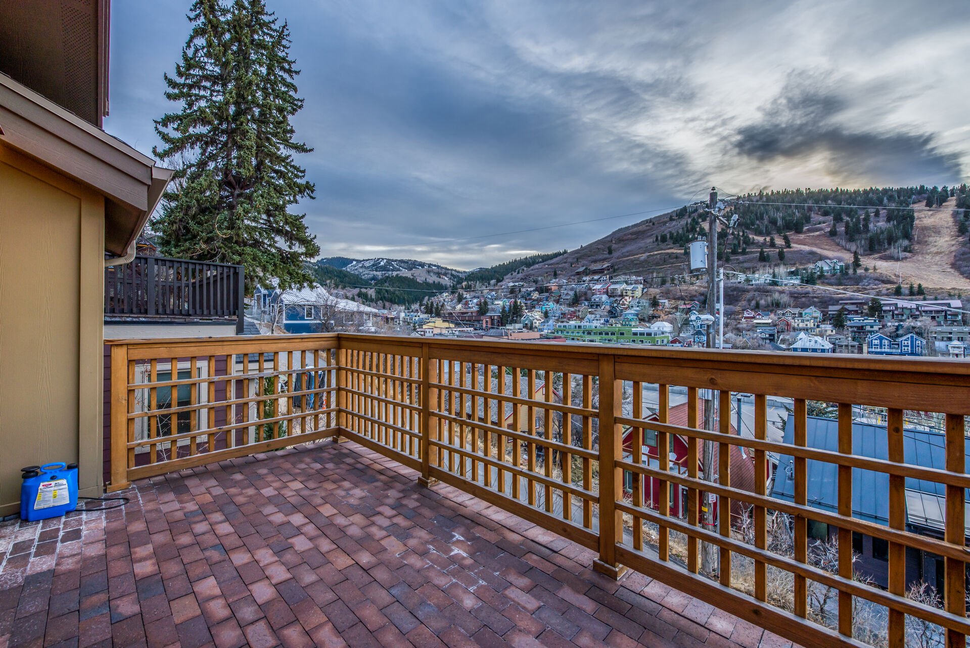 Private Deck off Level 3 Living Room with Amazing Views!