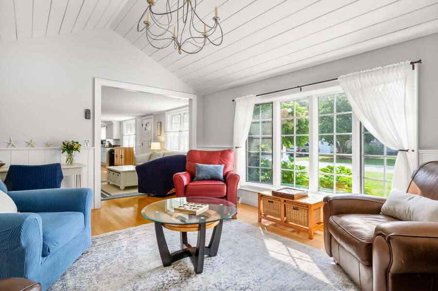 Bright and open living space - 19 Burton Avenue West Harwich -  Lobsta House- New England Vacation Rentals