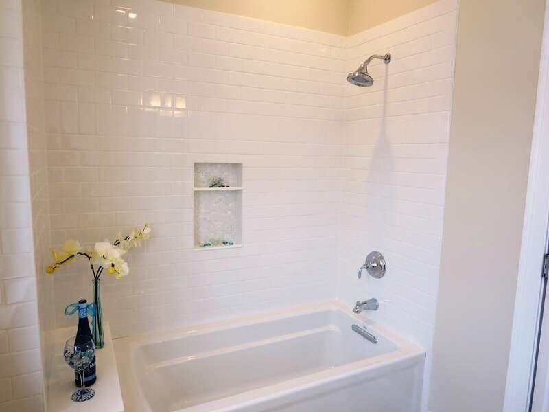 Tub/Shower combination - 1 Bayberry Lane Eastham Cape Cod - Bay Dream - NEVR