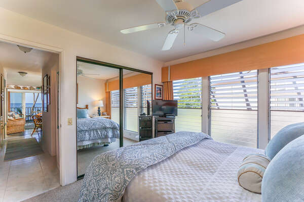 Bedroom with Queen bed and Ceiling Fan
