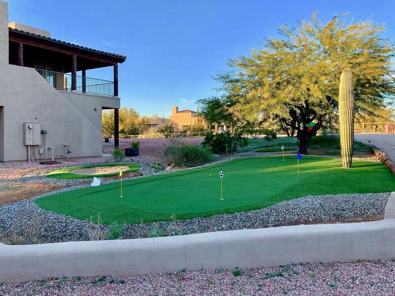 Perfect your short game on the chipping and putting green just behind the Casita. Tee up for relaxation and fun. ⛳  #GolfersParadise