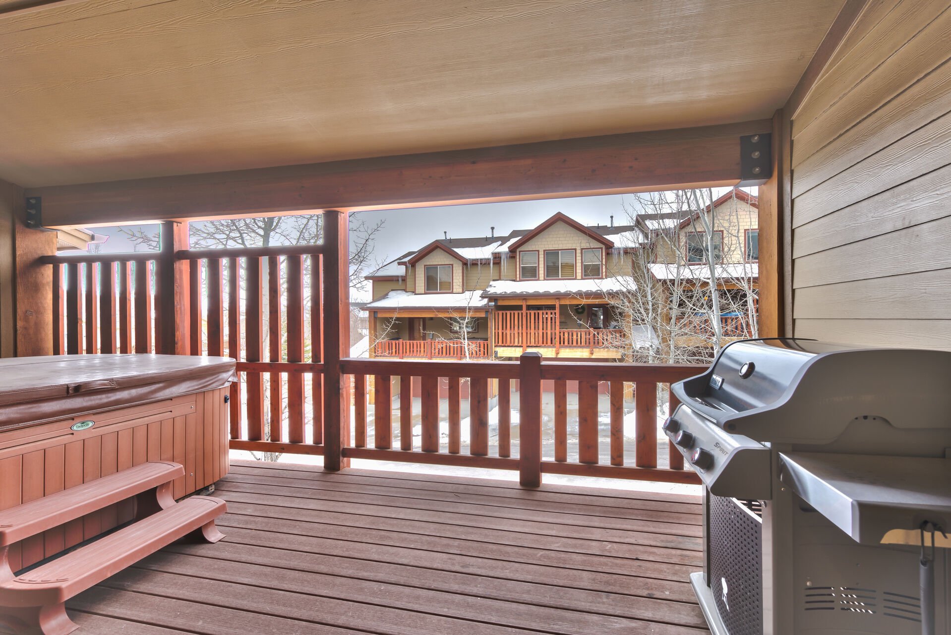 Private Deck with Hot Tub and BBQ Gril
