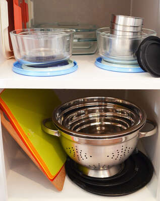Just a few more things we provide in the kitchen- plenty of bowls to bake/cook or keep leftovers in!