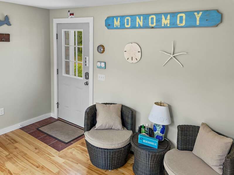 Sunroom entry with table and chairs  - 33 Pine Grove West Harwich Cape Cod -  New England Vacation Rentals