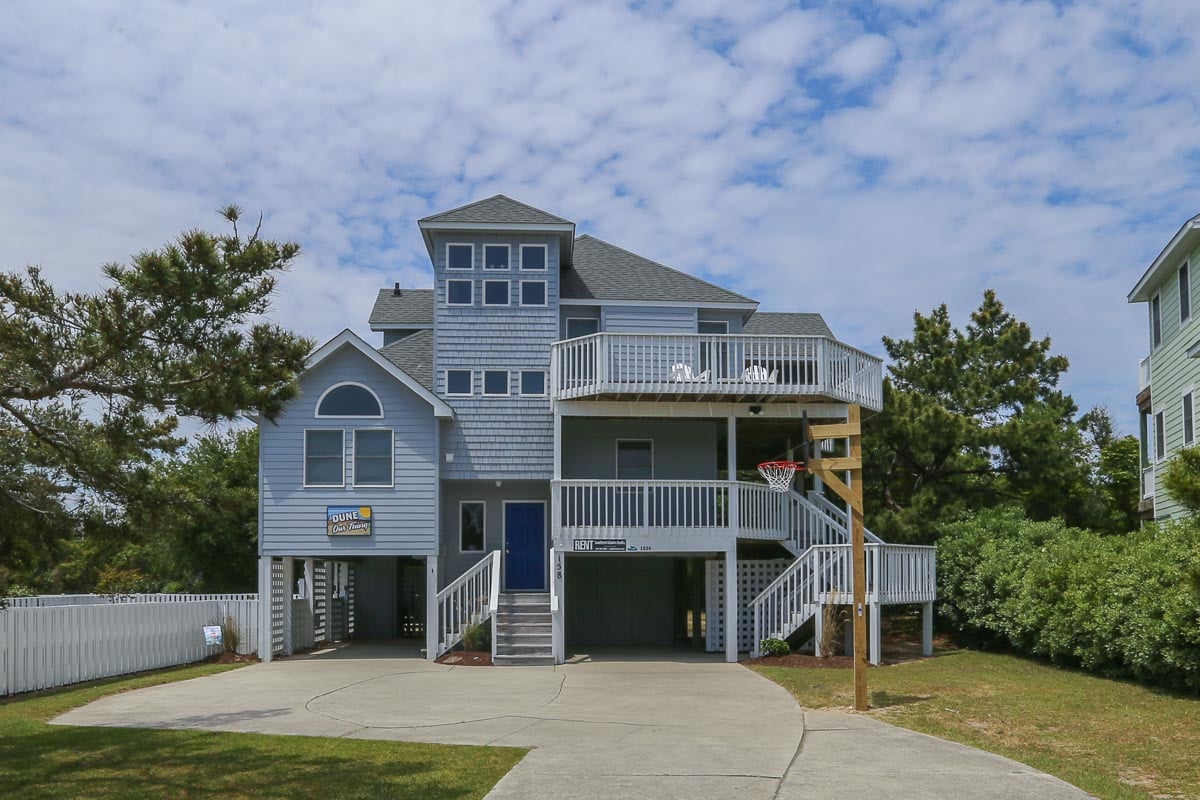 Outer Banks Vacation Rentals - 1039 - DUNE OUR THING