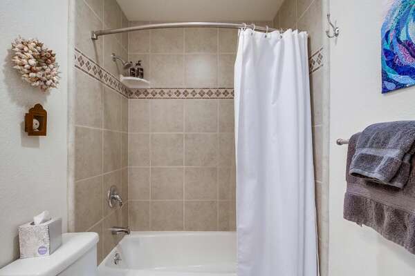 Shared Bathroom w/ Tub/Shower Combo - 2nd Floor