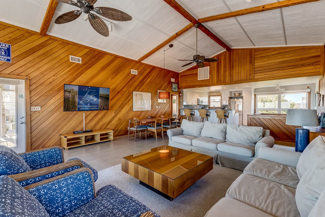 Top-Level Living Area with Screened Porch Access