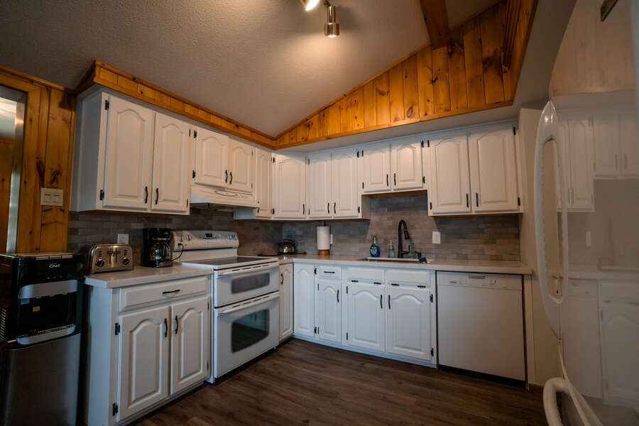 All-Star Retreat Cottage - F388 - Kitchen