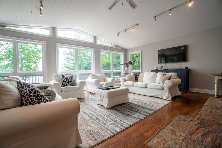 Beachscapes Cottage - F428 - Living Area