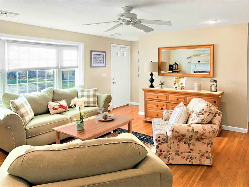 Plenty of comfortable seating in the living area - 22 Muscovy Lane West Yarmouth Cape Cod - New England Vacation Rentals