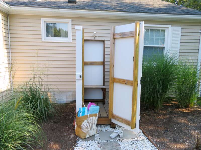 Outdoor shower. Fully enclosed with hot and cold water - 22 Muscovy Lane West Yarmouth Cape Cod - New England Vacation Rentals