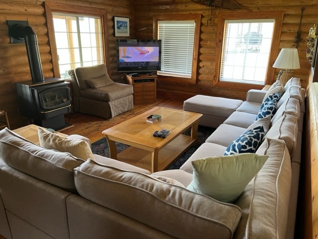Grand View Retreat ~ UPDATED furniture in living room! Satellite TV and DVD