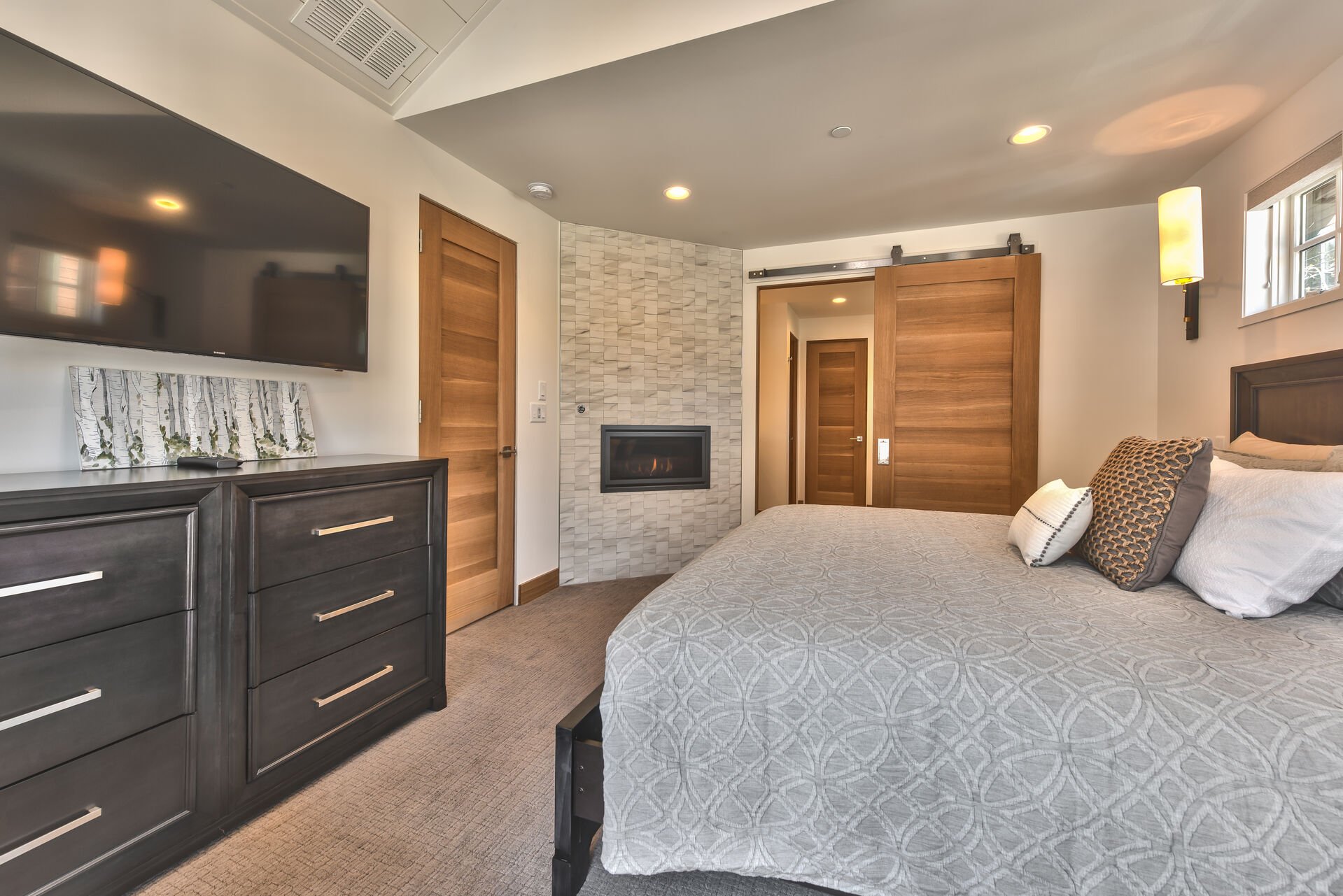Grand Master Bedroom (2nd Level) with King Bed, Smart TV, Gas Fireplace, Private Bath and Juliette Balcony