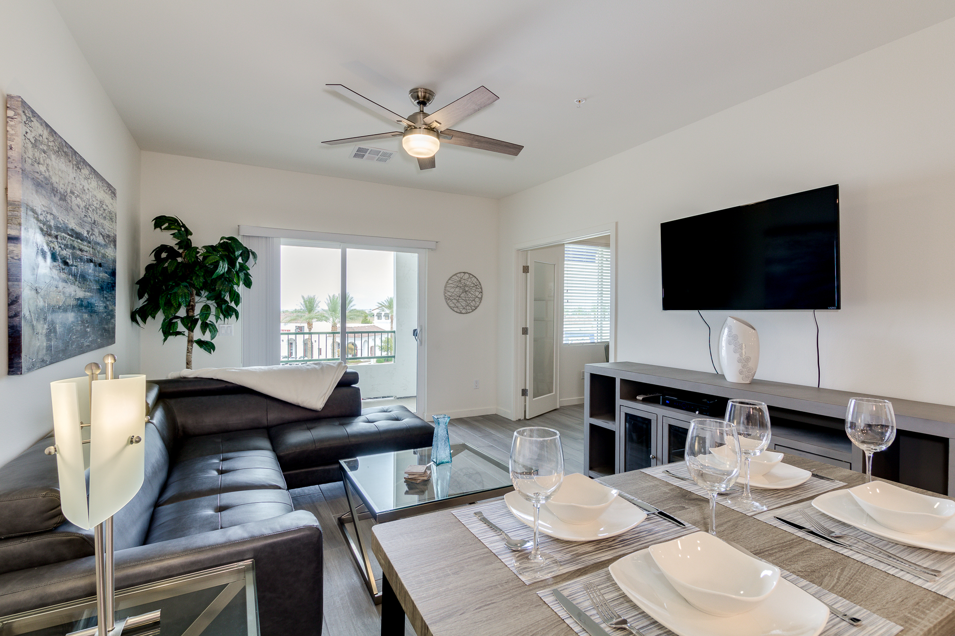 Resort Condo in Desirable Chandler. Tons of Amenities. Walk to Everything! 30 Night Min!
