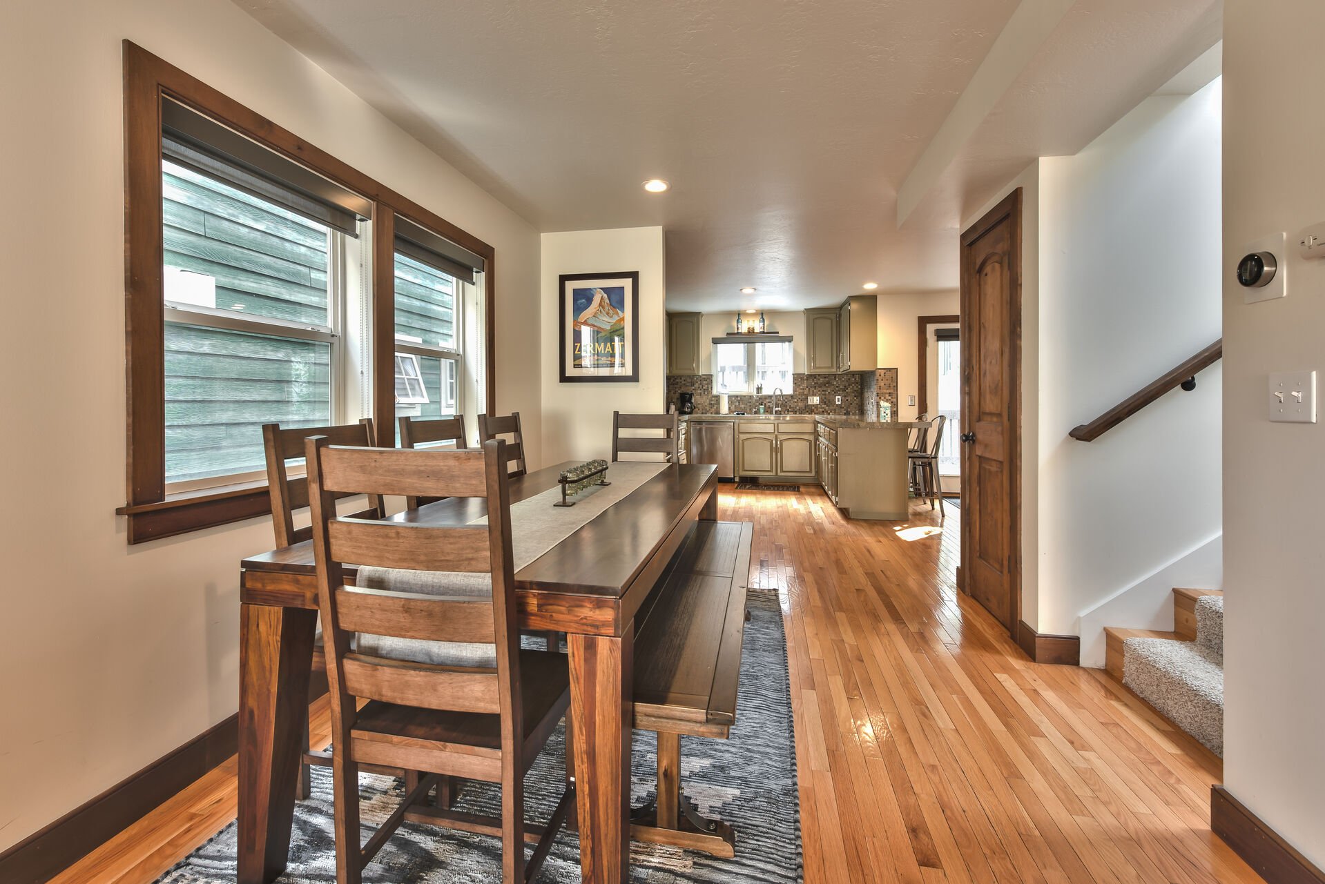 Dining Area with Seating for 10-12