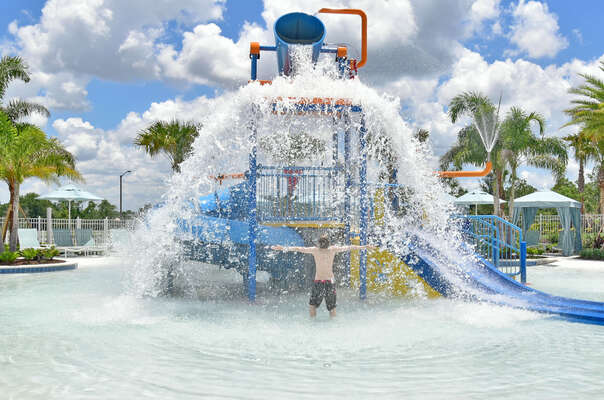 Kids zero entry splash pool with cabanas