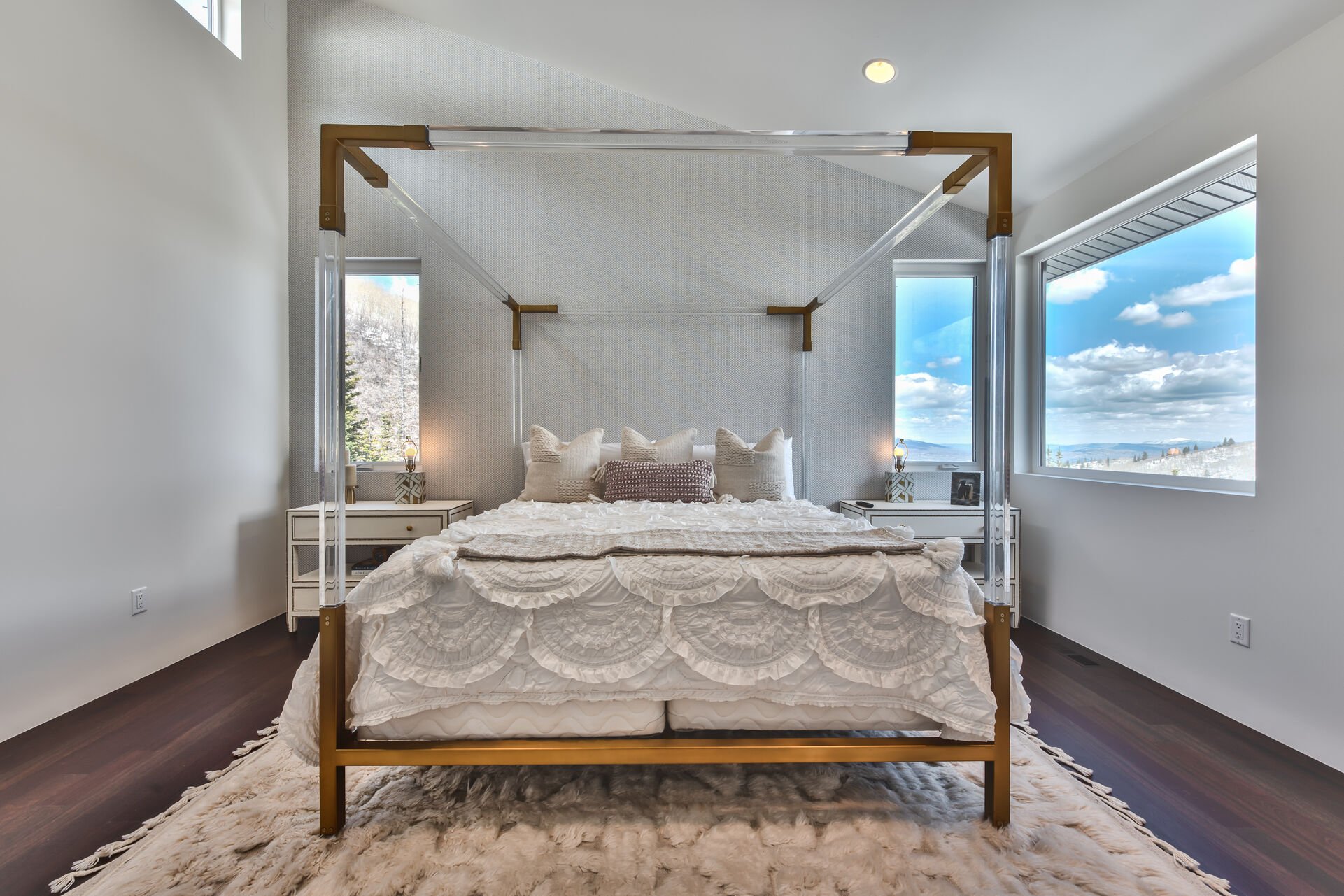 Master Bedroom 2 with a King Bed with Amazing Views
