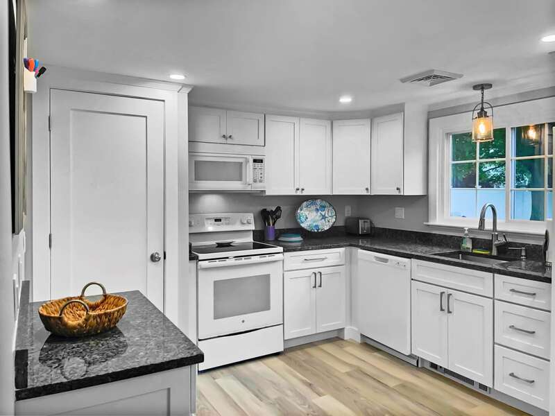 Fully equipped kitchen with dishwasher - 25 Grey Neck Road West Harwich Cape Cod - New England Vacation Rentals
