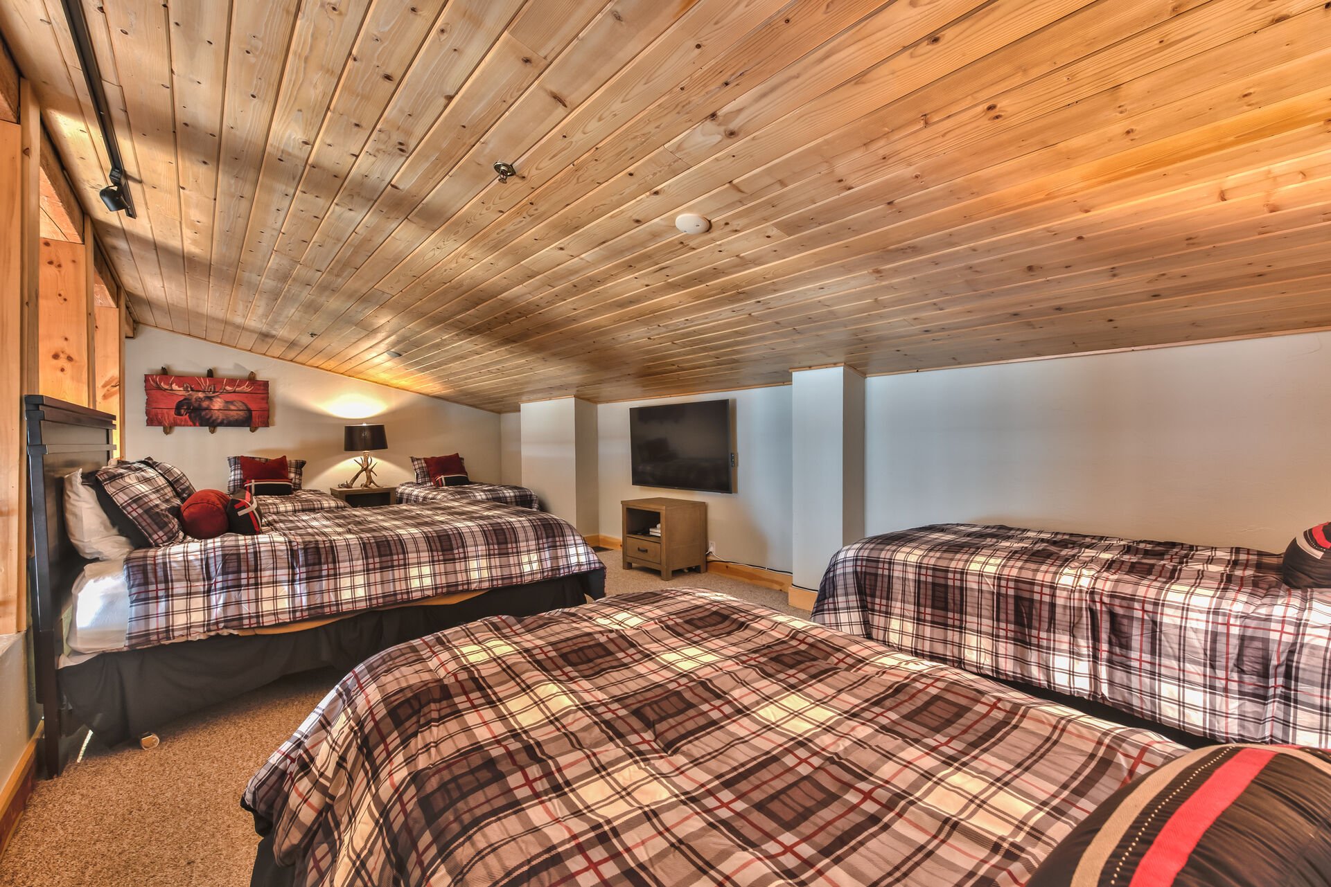 Loft Bedroom with a Queen Bed and Four Twin Beds, 60