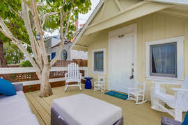 Enjoy the beach air on this lovely front deck!