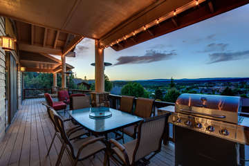 Located at the edge of Payson, WHISPERING ELK LODGE is a rare jewel with magnificent views.