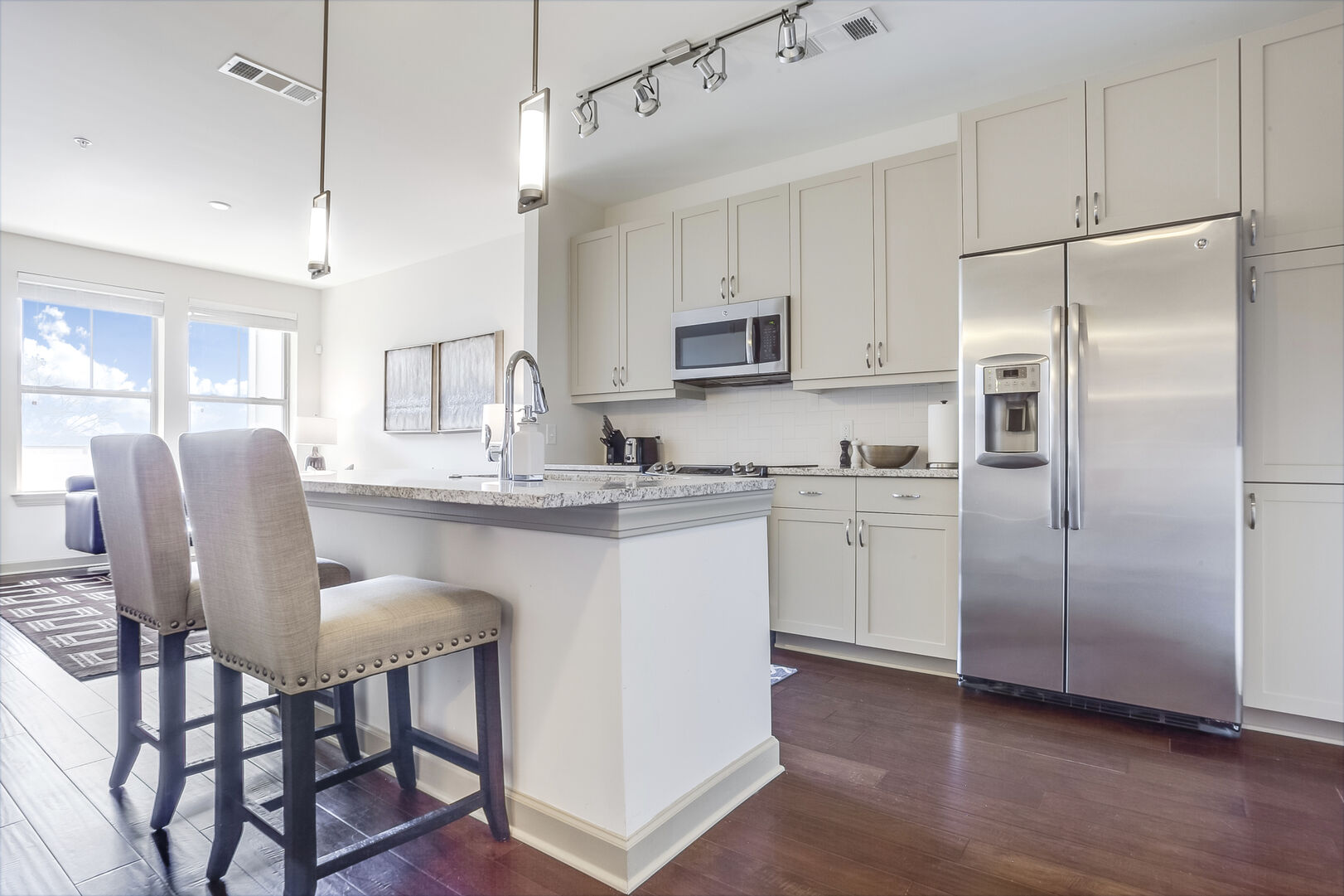 Fully equipped Kitchen with Breakfast Bar Seating for Two