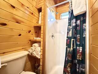 2nd bathroom with shower, towels provided.