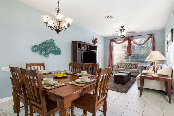 Beautiful open plan dining room that seats 6