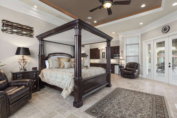 Ground floor master suite with two ensuite bathrooms, walk-in closet and wetbar