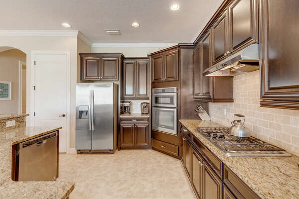 Cook delicious meals with your friends and family in the spacious kitchen