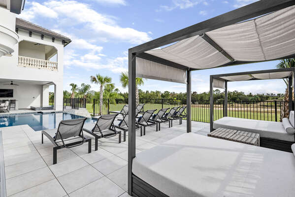 The luxury patio furniture allows you to relax in your private osais