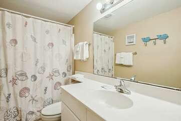 Bathroom with Shower / Tub combo
