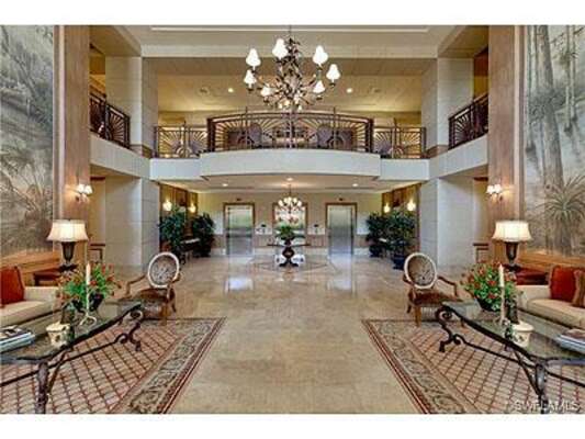 Luxurious Lobby