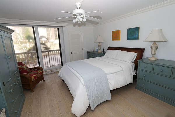 Wonderful queen bed guest suite