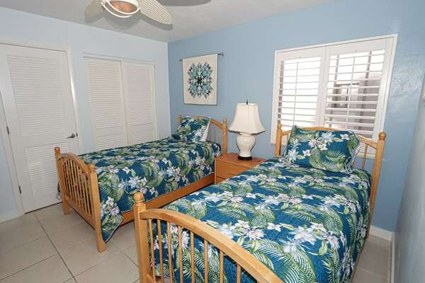 Guest Bedroom with 2 twin beds