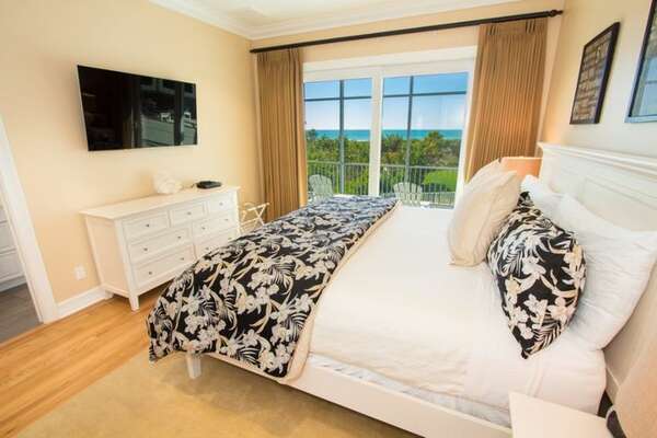 Guest bedroom 2 with excellent view of the Gulf.