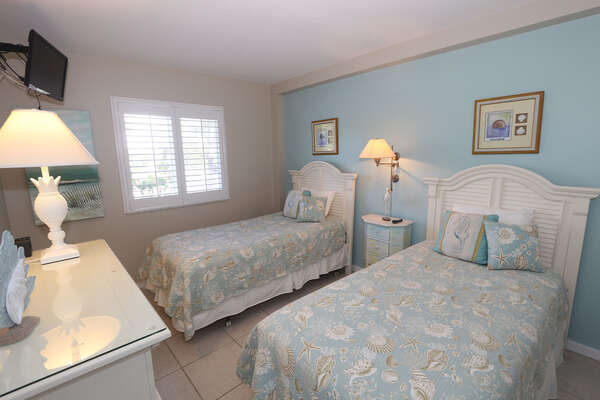 Guest bedroom with 2 Twin beds