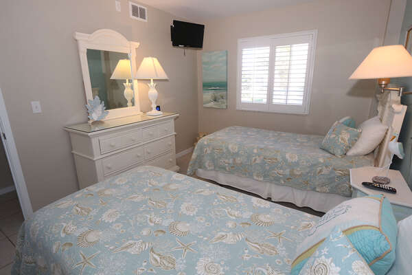 Guest bedroom with 2 Twin beds