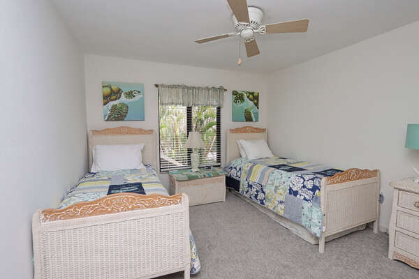 Guest bedroom with (2) twin beds
