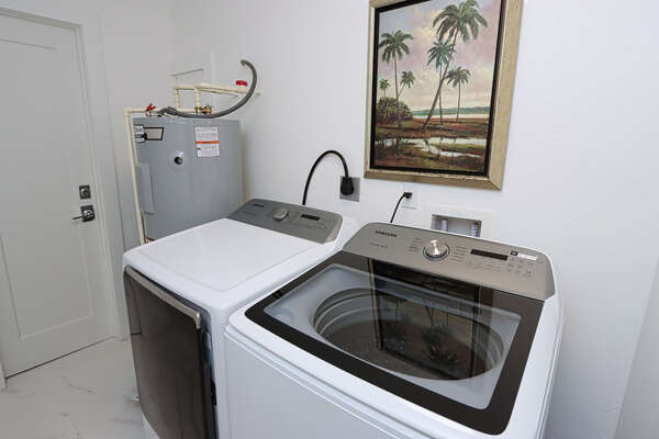 Wash/Dryer in laundry room